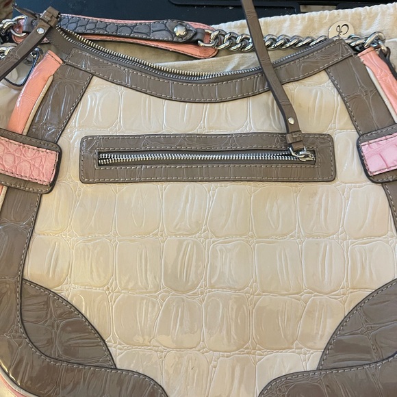 Guess handbag with flower detail - Picture 2 of 4